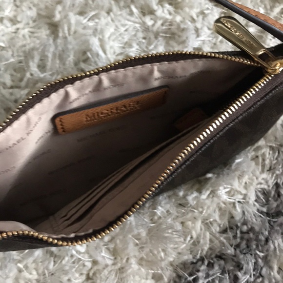 NWOT Michael Kors Crossbody Bag - Picture 3 of 3